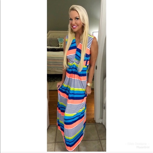 💖LAST! Blue Striped Front Twist Maxi Dress! - Picture 3 of 4